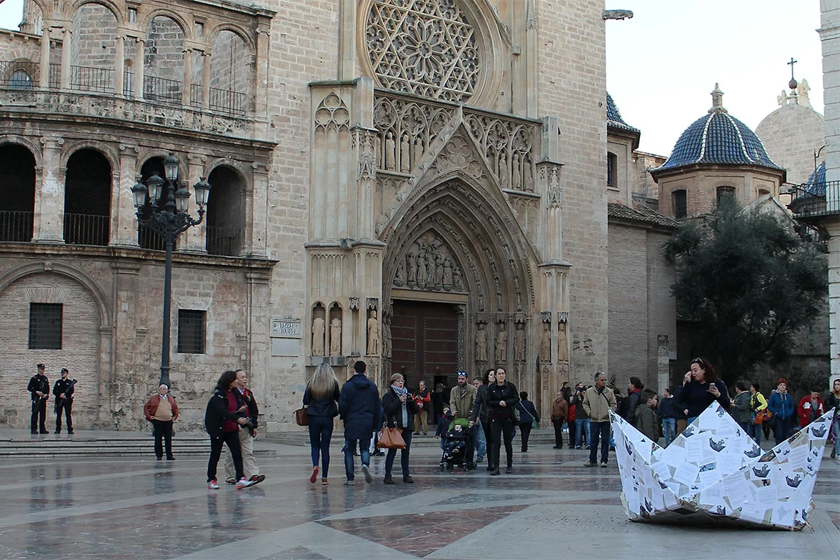 Enredant Ciutat Vella en Plaza de la Virgen